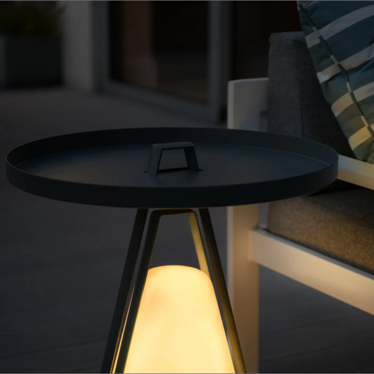 Extreme Lounging B-Table Outdoor Tray Table - Image 3