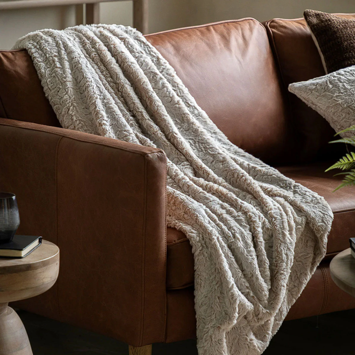Gallery Direct Hampshire Faux Fur Throw Natural - Image 2