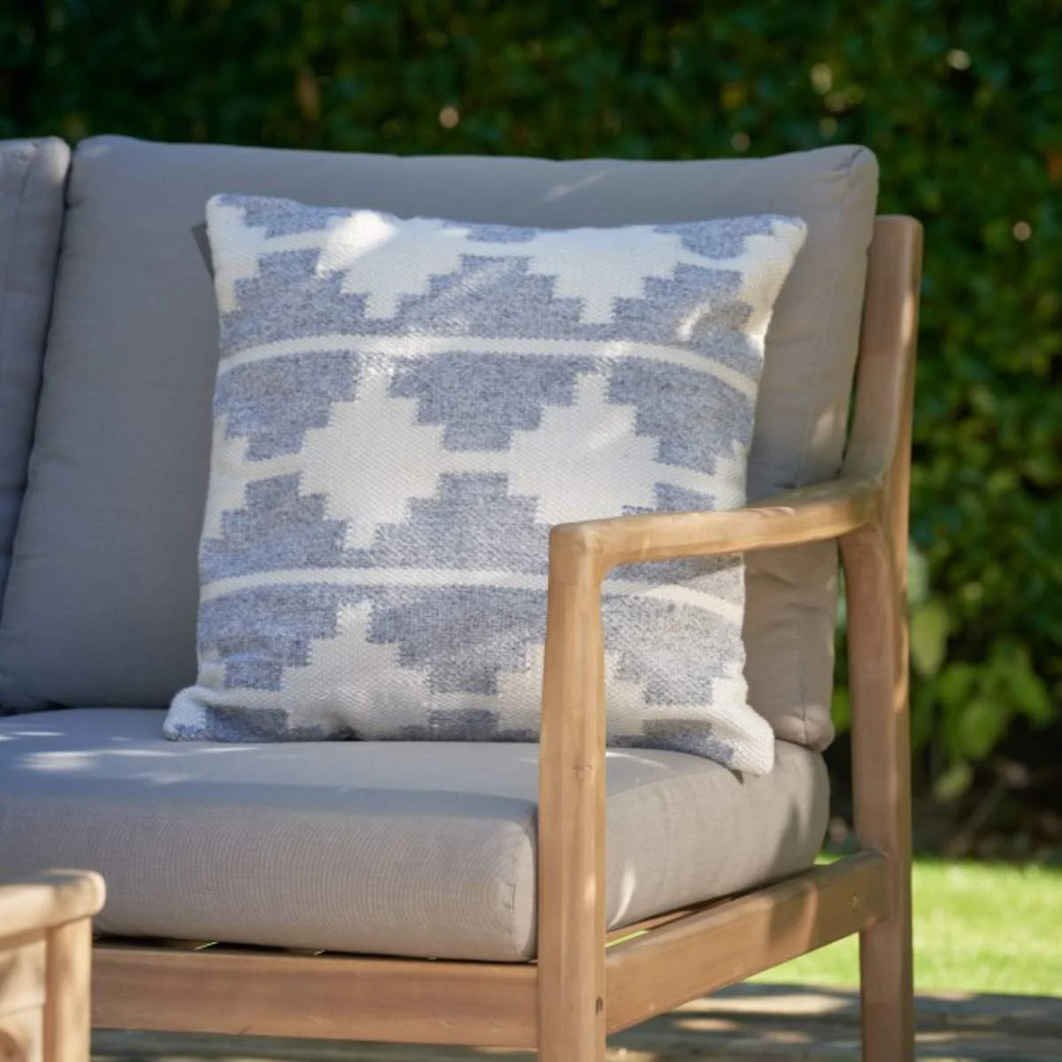Pacific Lifestyle Malta Outdoor Corner Seating Set - Image 31