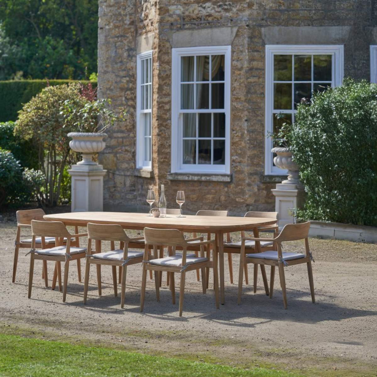 Pacific Lifestyle Salita Outdoor 8 Seater Dining Set - Image 27