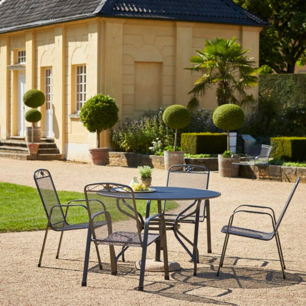 Pacific Lifestyle Savoy Round 4 Seater Dining Set - Image 11