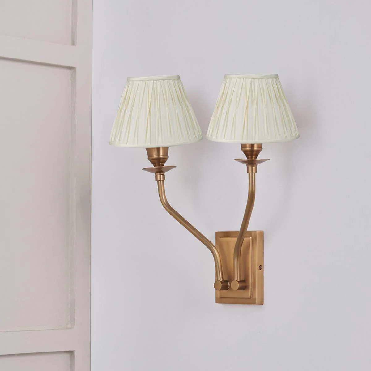 Pacific Lifestyle Tatiana Antique Brass Metal Double Wall Light - Image 8