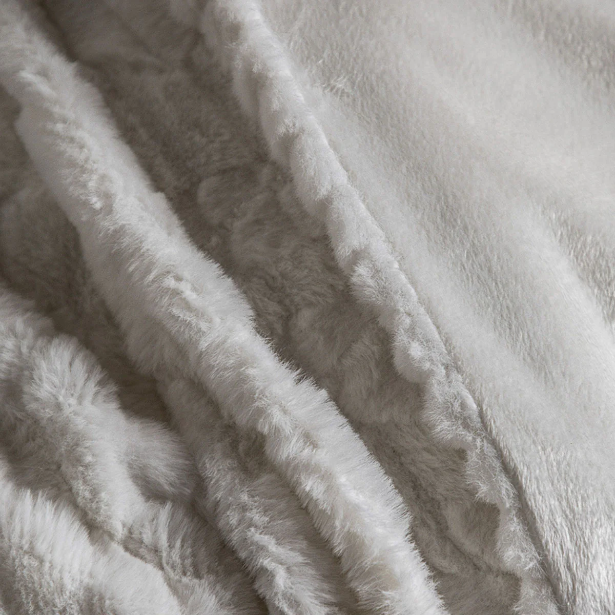 Gallery Direct Textured Rabbit Faux Fur Throw - Image 8