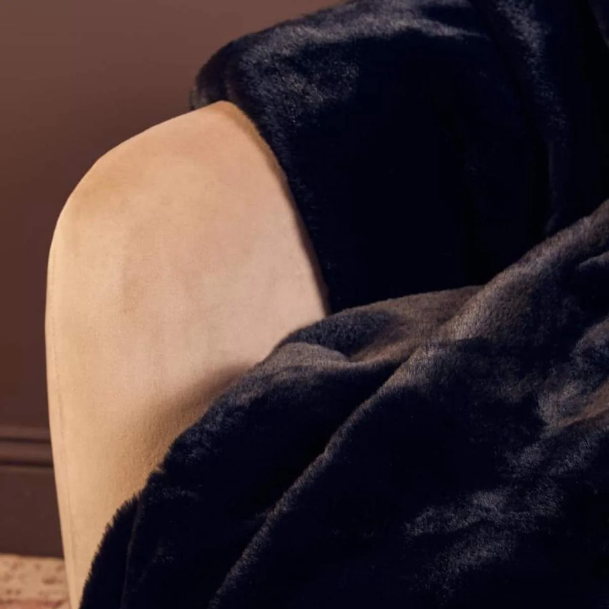 Beaumonde Home Bosie Lamina Black Fur Throw - Image 7