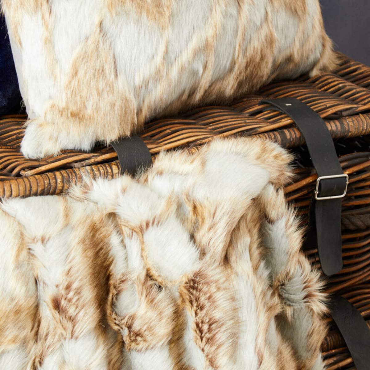 Beaumonde Home Bosie Lamina Grey And Natural Fur Throw - Image 3