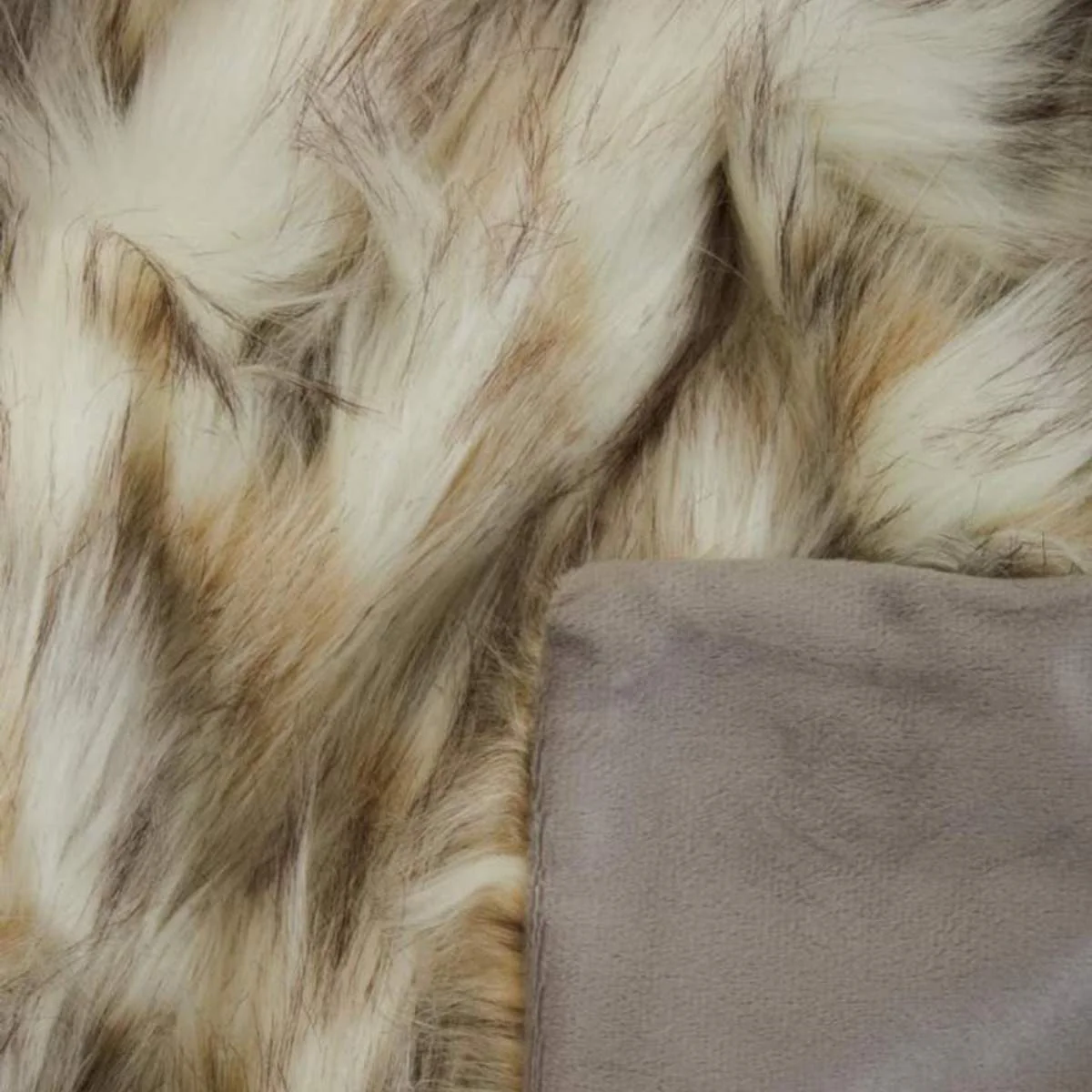 Beaumonde Home Bosie Lamina Natural Fur Throw - Image 3