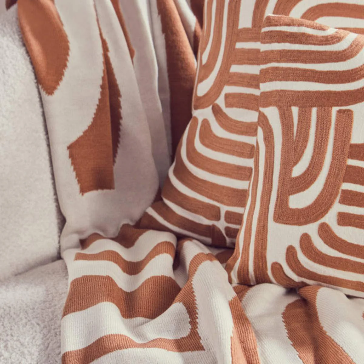 Beaumonde Home Bosie Ozella Natural And Terracotta Throw - Image 5