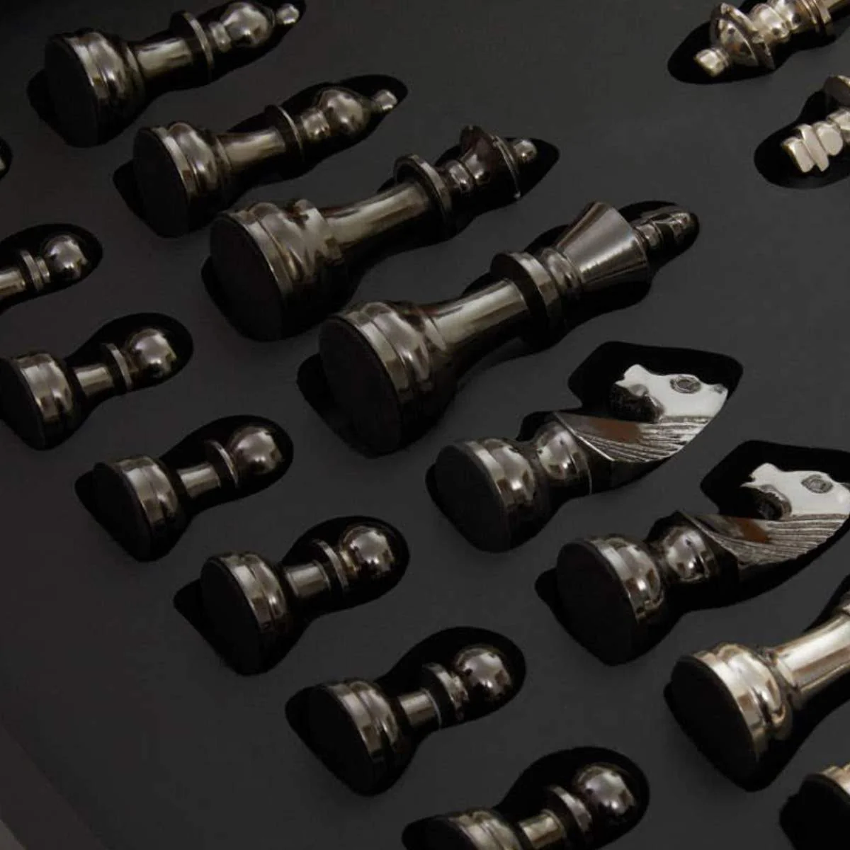 Beaumonde Home Churchill Games Black and Silver Chess Set - Image 6