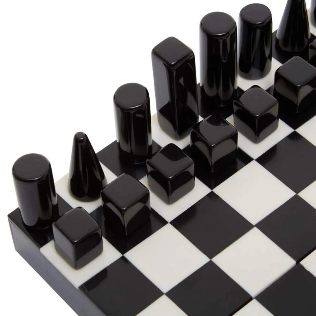 Beaumonde Home Churchill Games Small Black and White Foldable Chess Set - Image 8