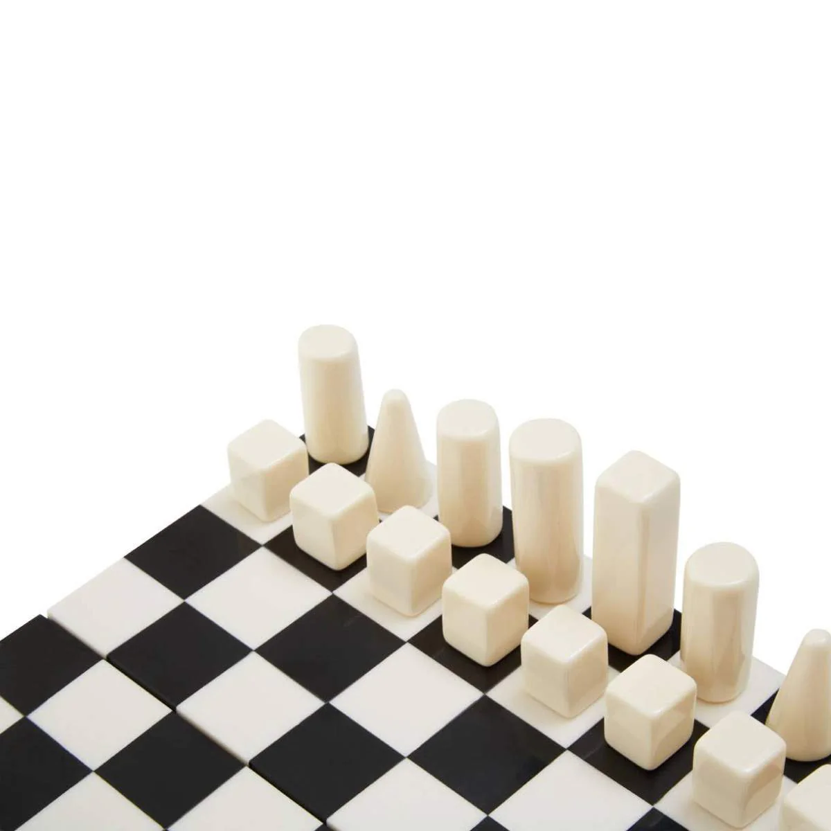Beaumonde Home Churchill Games Small Black and White Foldable Chess Set - Image 9