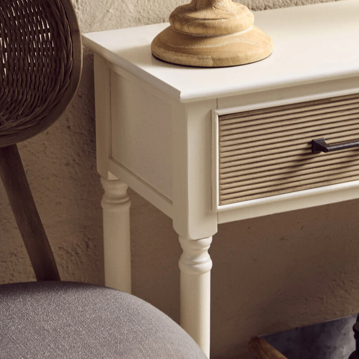 Beaumonde Home Heritage 2 Drawers Pearl White Console Table - Image 9