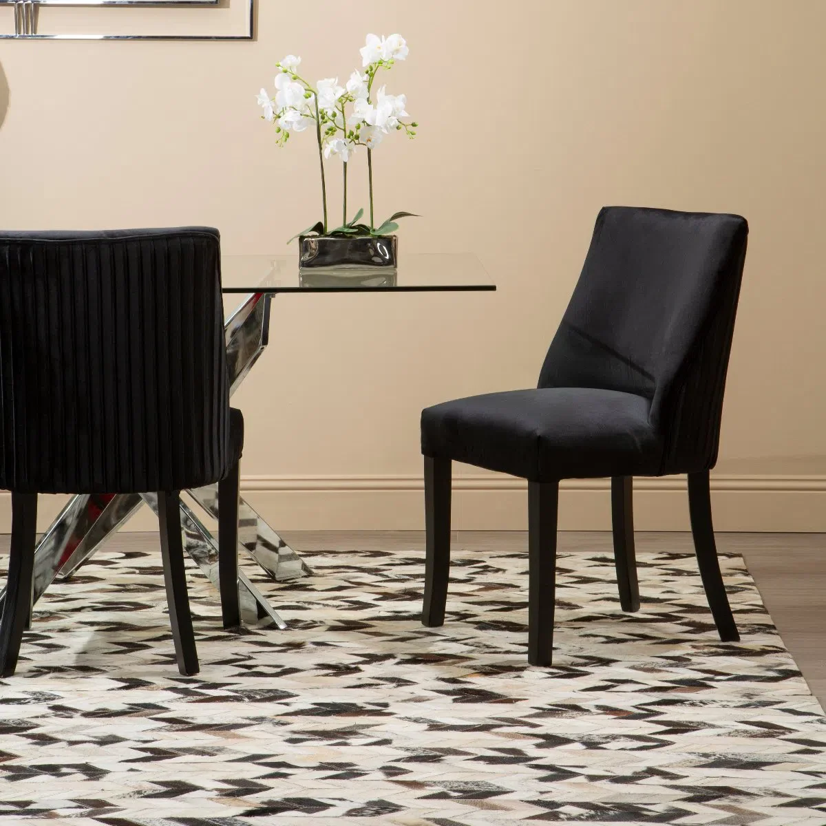 Beaumonde Home Kensington Townhouse Black Velvet Dining Chair with Black Rubberwood Legs - Image 5