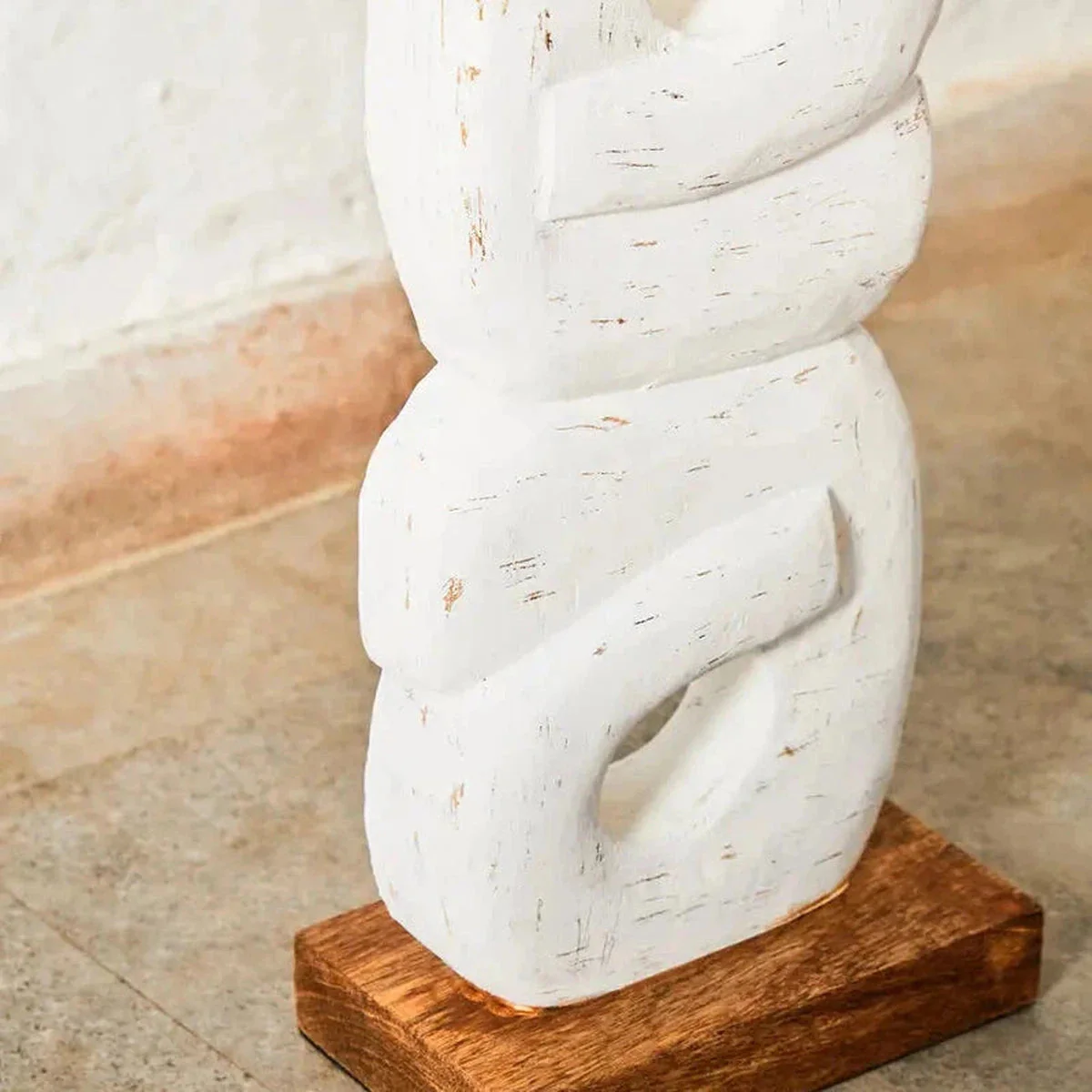 Beaumonde Home Faith White Ring Sculpture - Image 4
