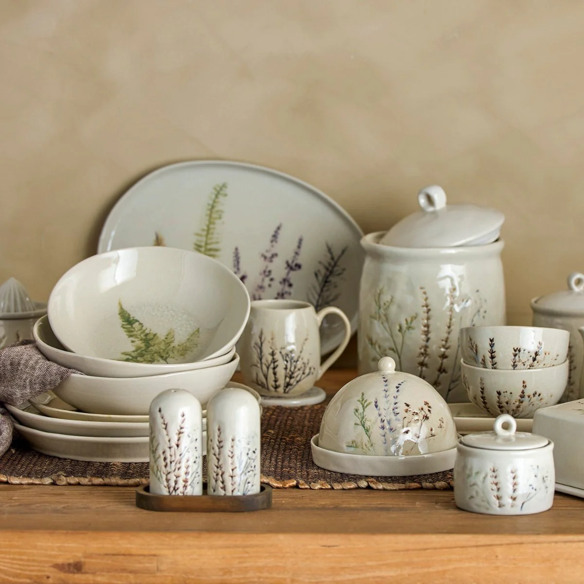 Bloomingville Bea Salt and Pepper Shaker - Image 3
