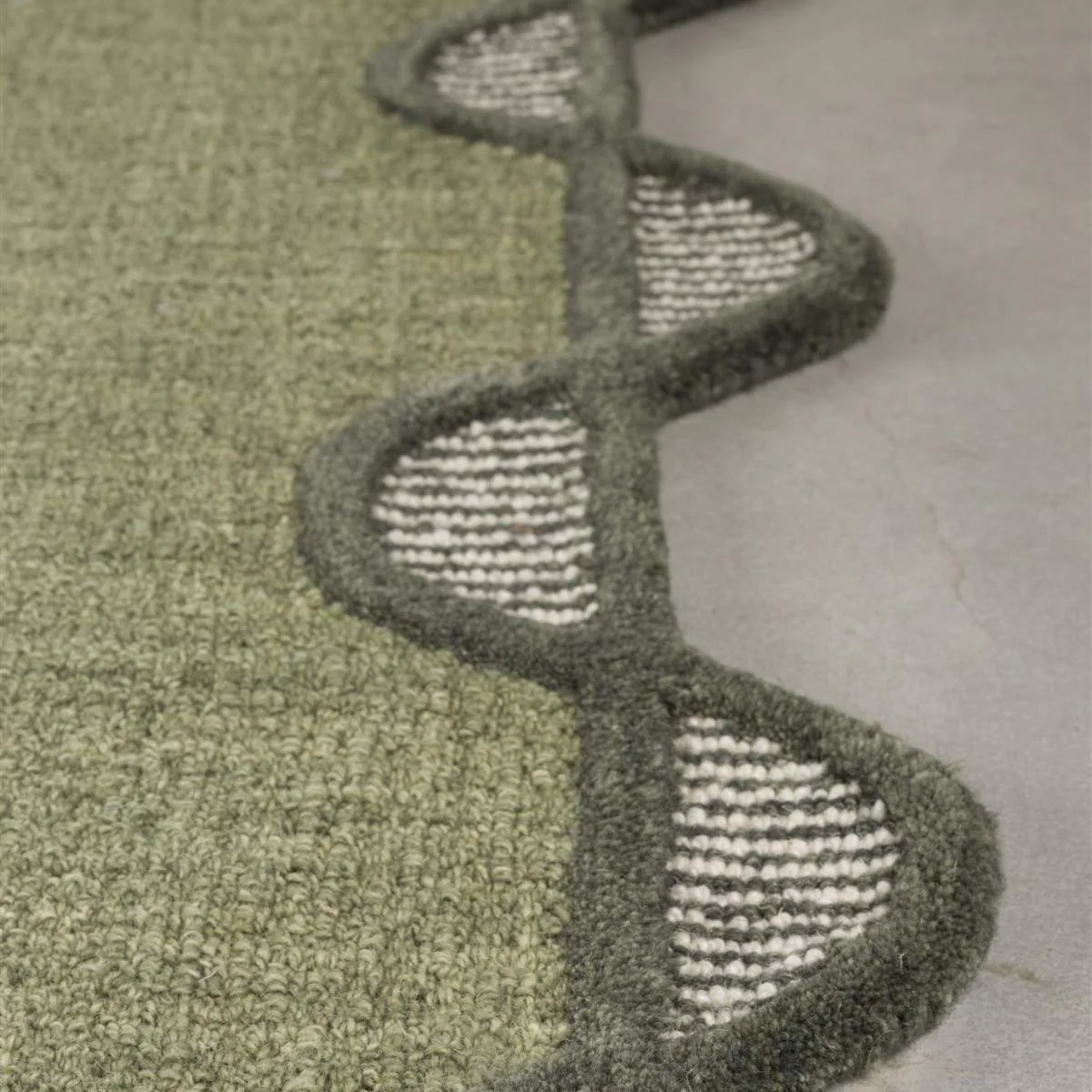 Bold Monkey Carpet Sugar Lines - Image 4