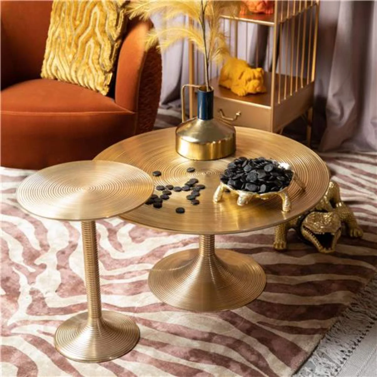 Bold Monkey Hypnotising Round Table Gold - Image 13
