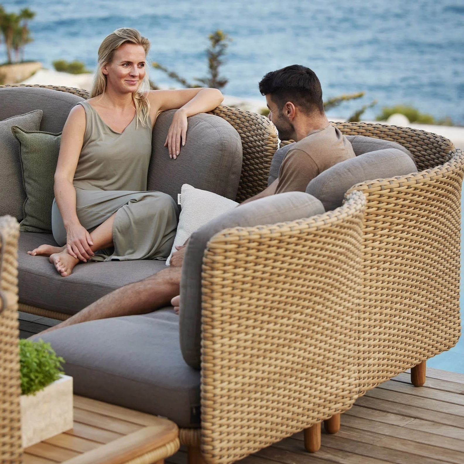 Cane-line Arch Corner Sofa with Backrests & Table - Image 4