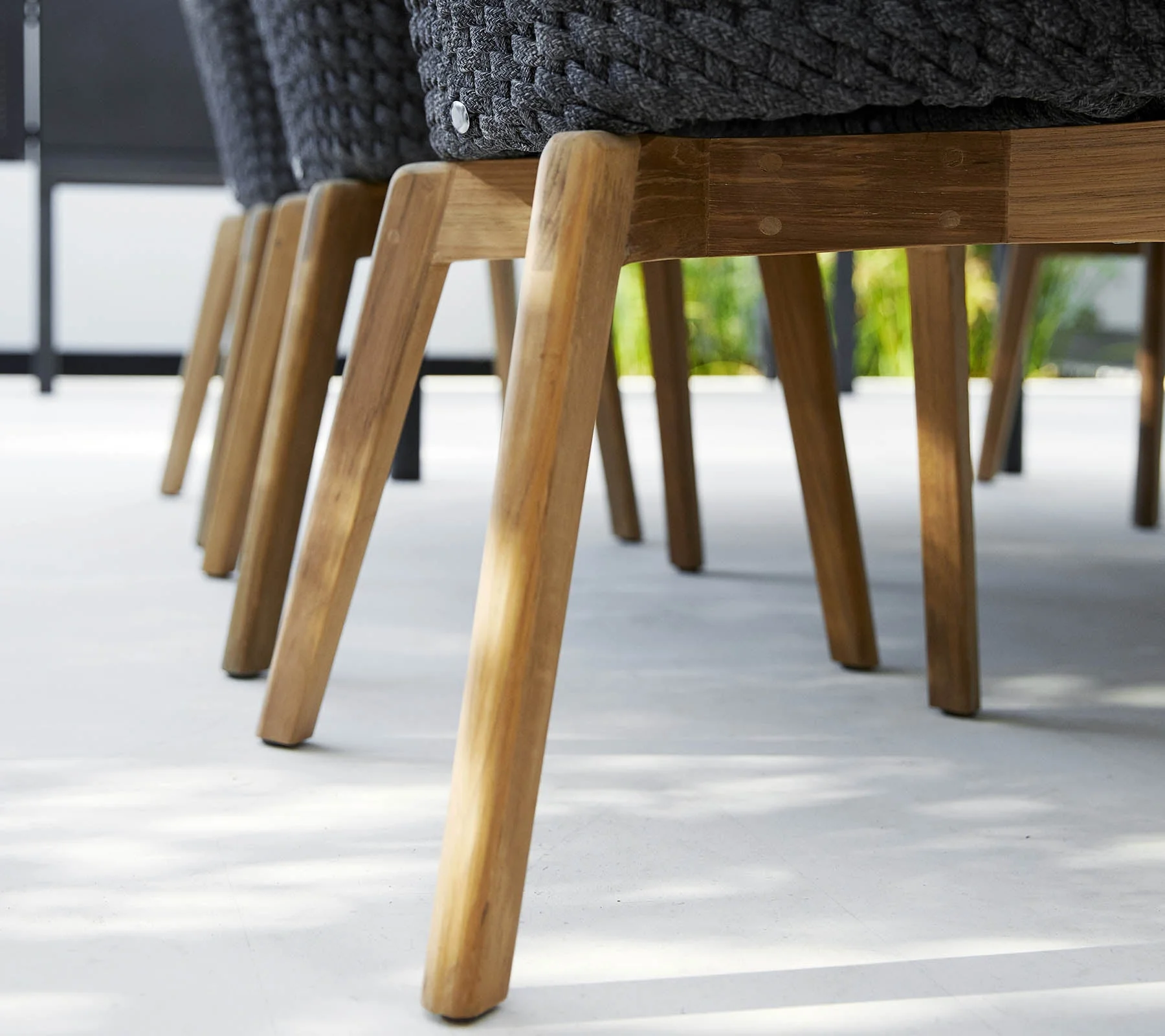 Cane-line Peacock Chair with Teak Legs - Image 8