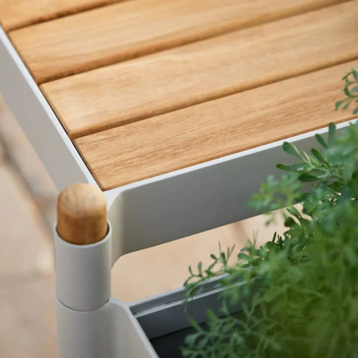 Cane-line Sticks Bench Incl. 2 Planters - Image 8