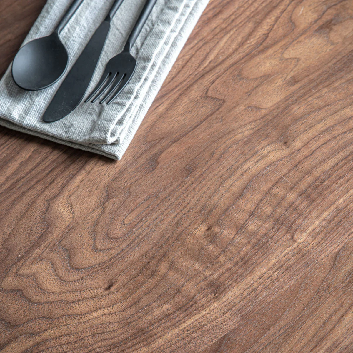 Gallery Direct Astley Round Dining Table Walnut 900x900x750mm - Image 3
