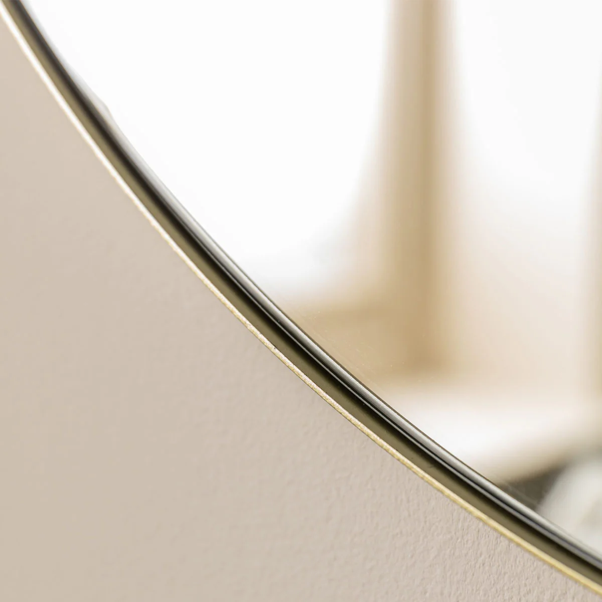 Gallery Direct Bowie Round Mirror Champagne 800x800mm - Image 2