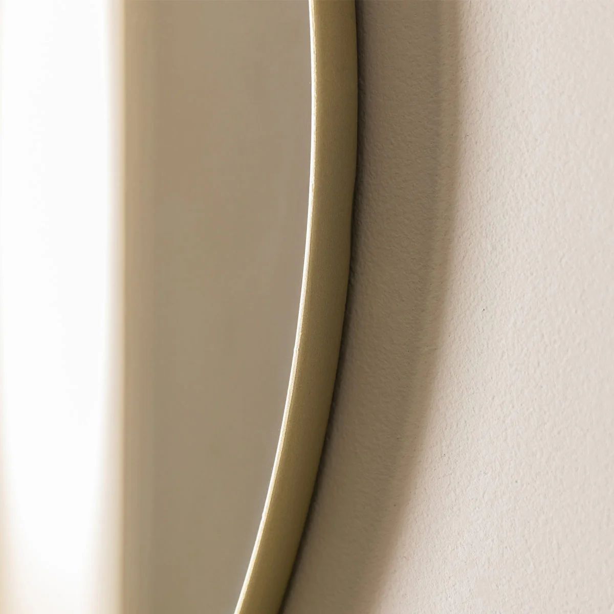 Gallery Direct Bowie Round Mirror Champagne 800x800mm - Image 3