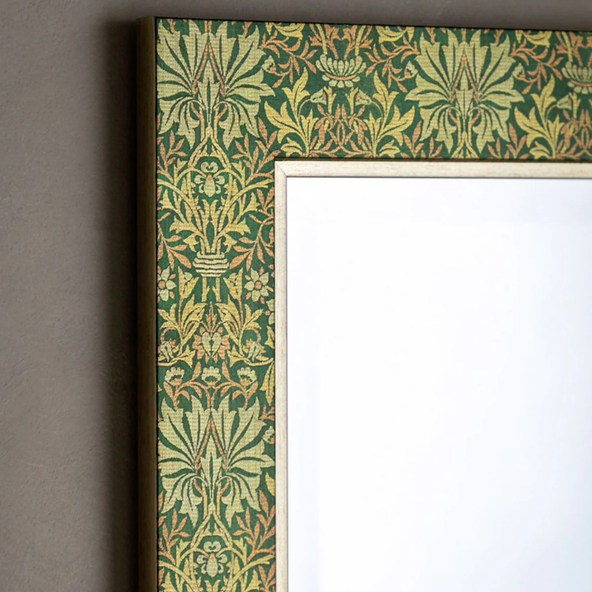 Gallery Direct Cotswold Rectangle  Mirror Forest 510x610mm - Image 6