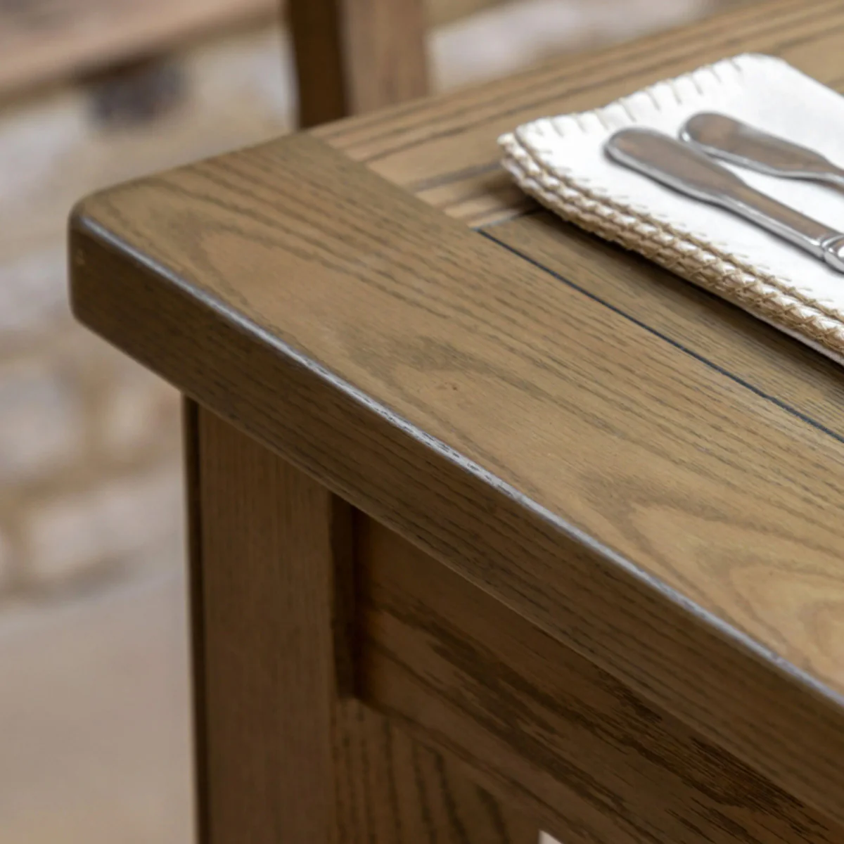 Gallery Direct Hardwick Extending Dining Table - Image 7