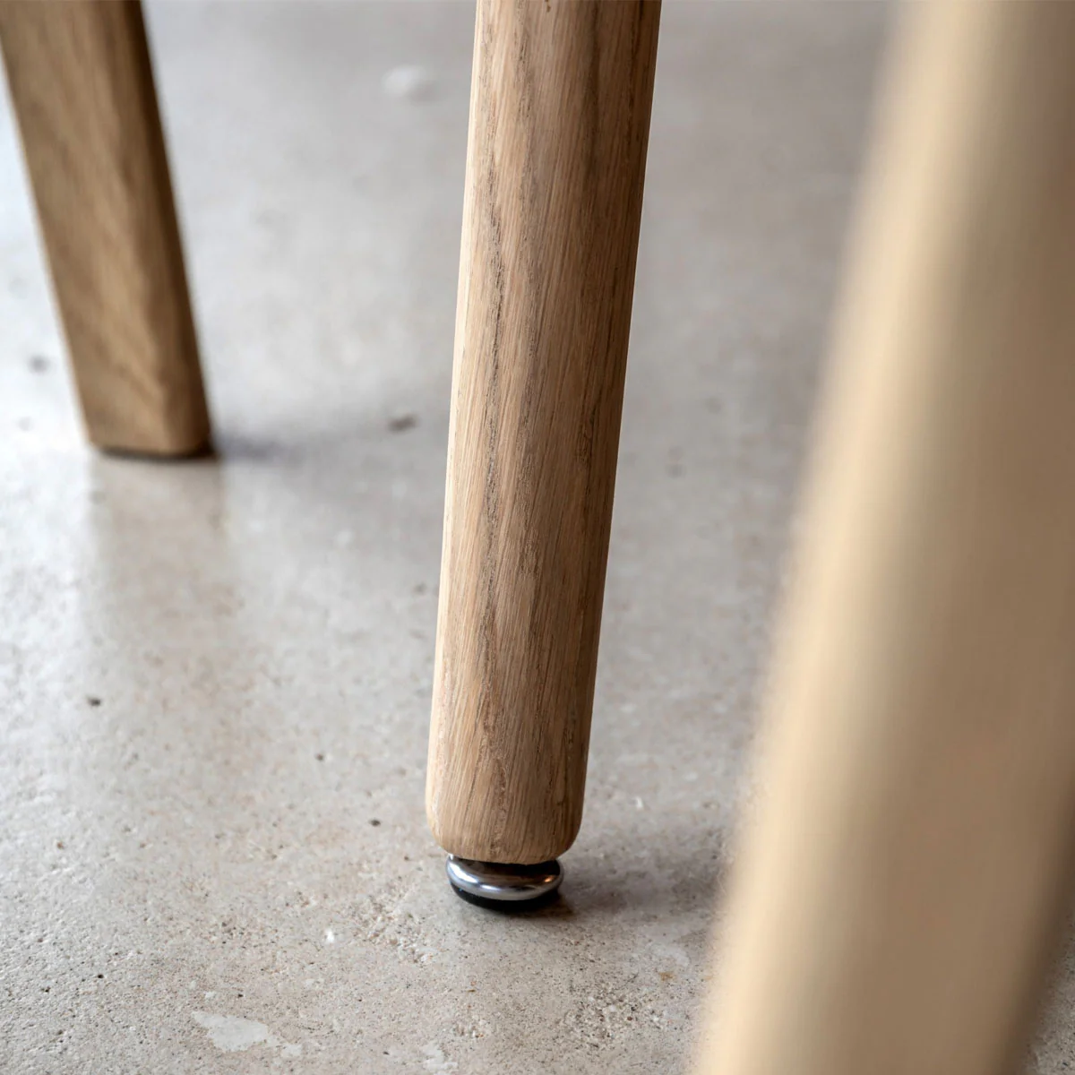 Gallery Direct Hatfield Round Dining Table Natural 1100x1100x750m - Image 5