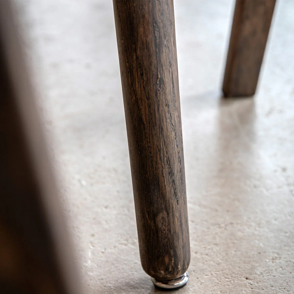 Gallery Direct Hatfield Round Dining Table Smoked 1100x1100x750mm - Image 5