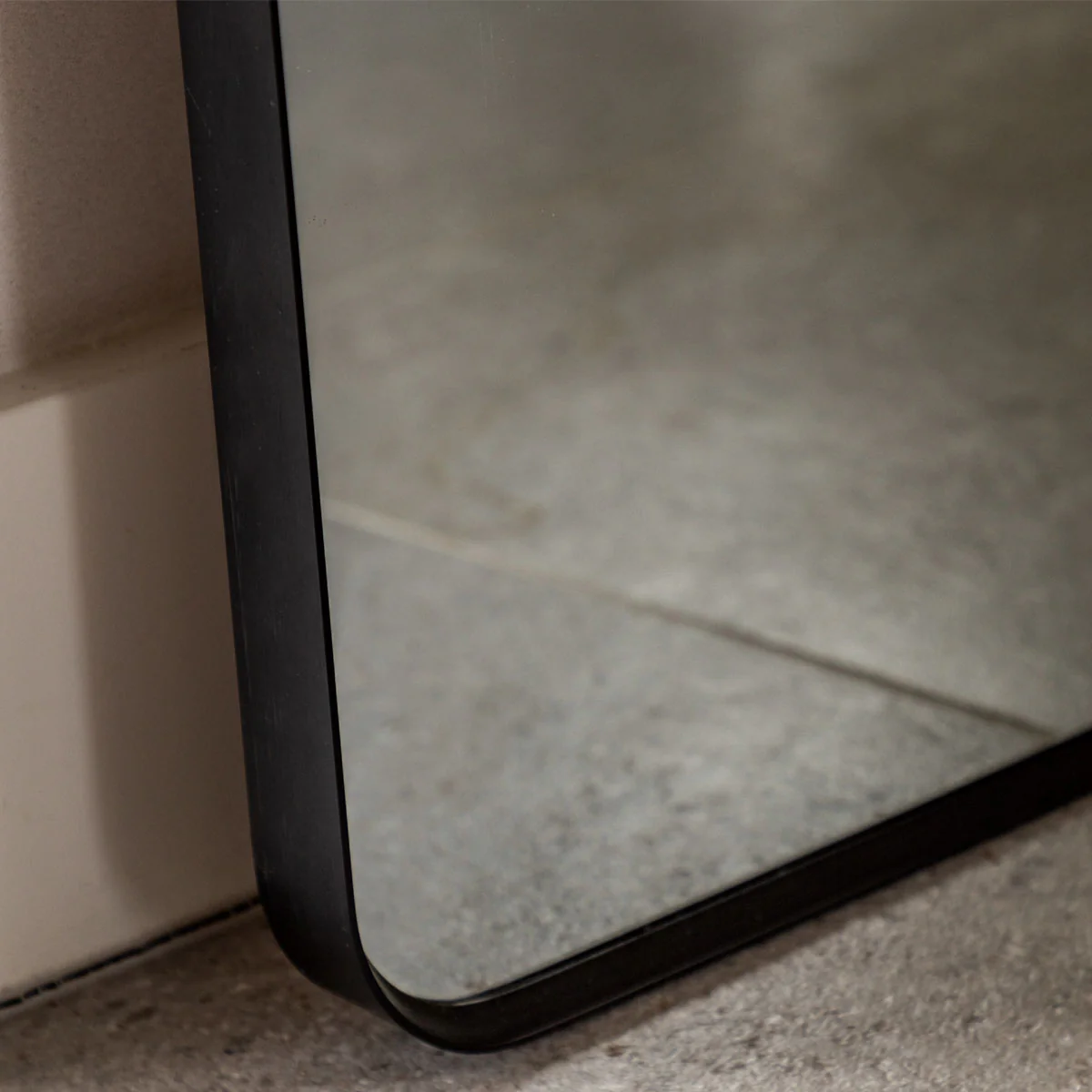 Gallery Direct Holworth Arch Mirror Black 900x35x1800mm - Image 6
