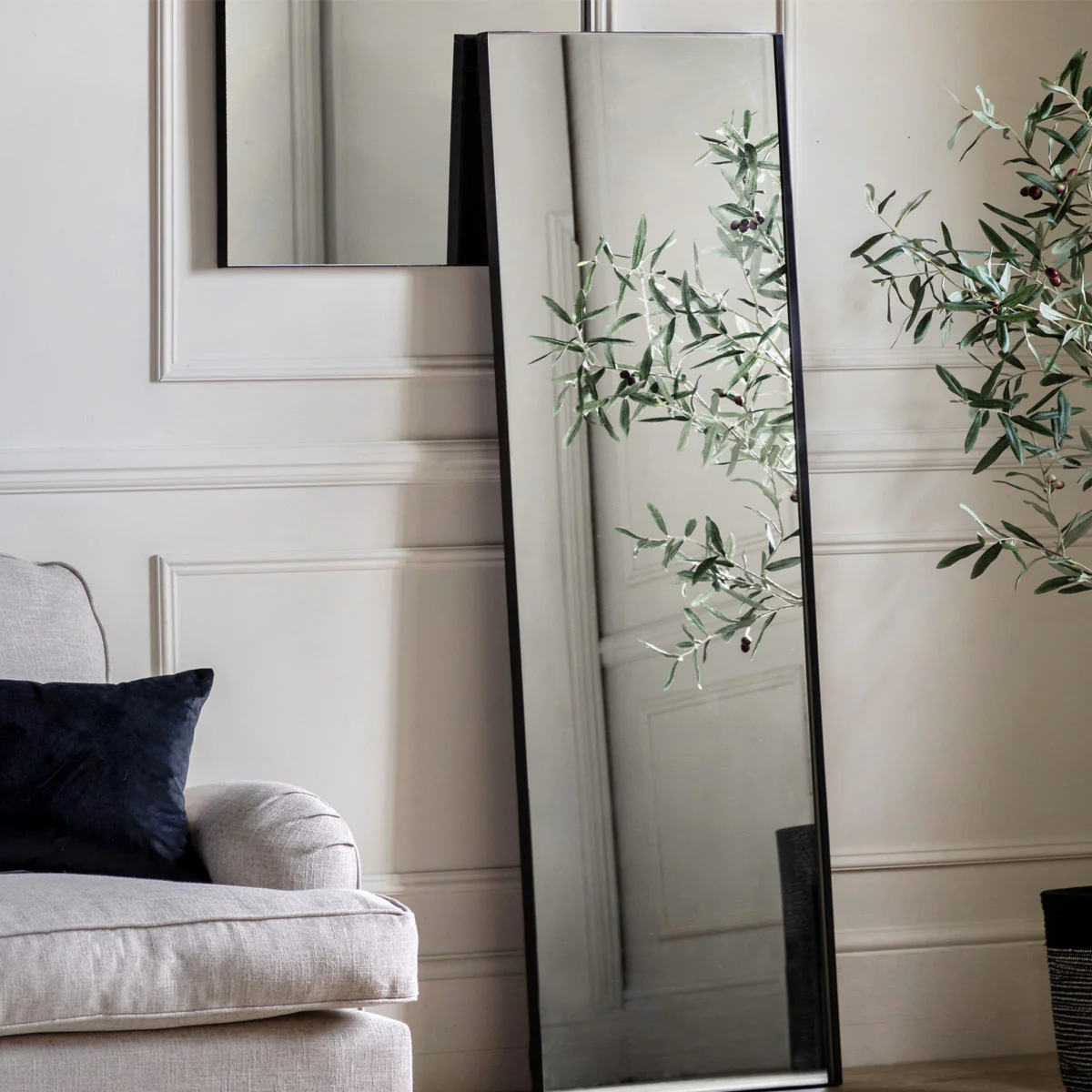 Gallery Direct Hurston Leaner Mirror Black 500x1700mm - Image 3