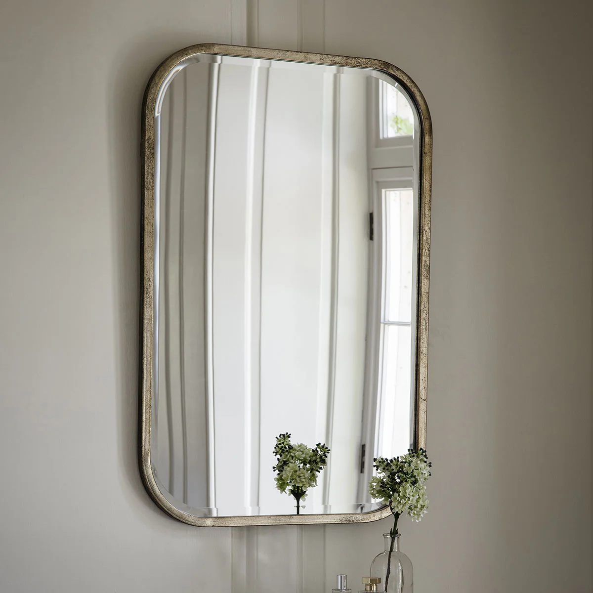 Gallery Direct Logan Rectangle Mirror 655x20x955mm - Image 3