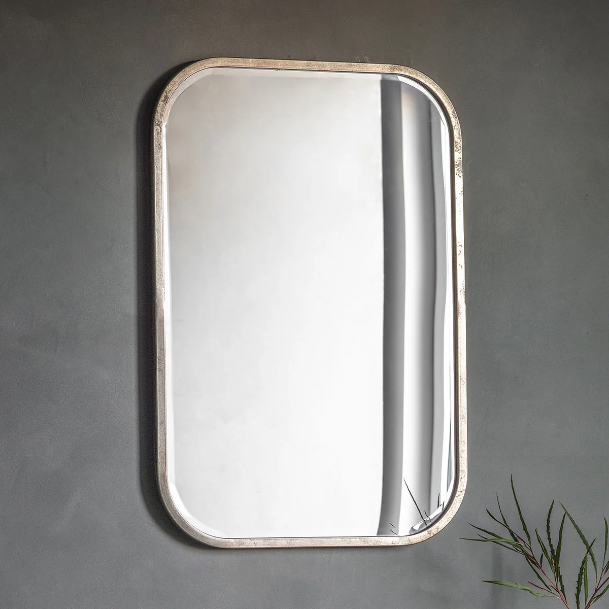 Gallery Direct Logan Rectangle Mirror 655x20x955mm - Image 4