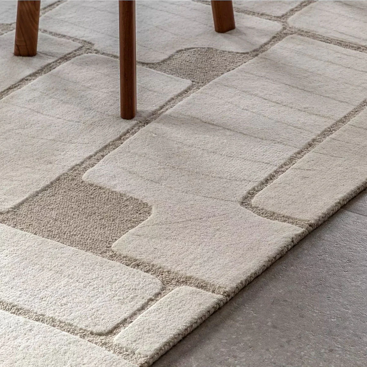 Gallery Direct Montauk Tufted Graphic Rug - Image 5