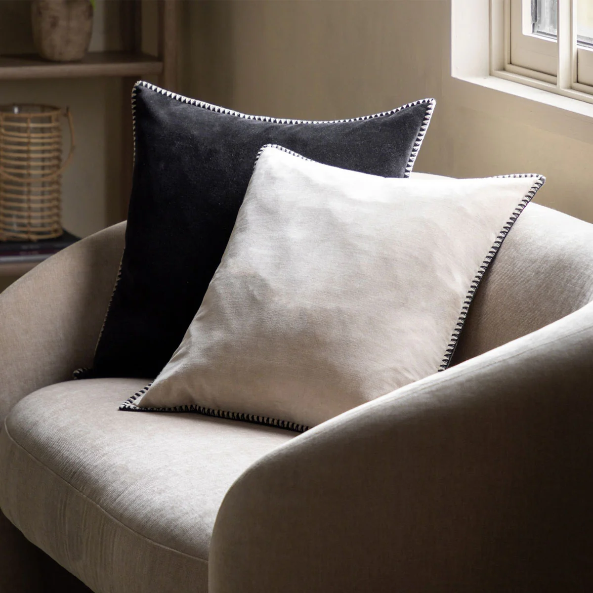 Gallery Direct Nico Velvet Cushion - Image 6