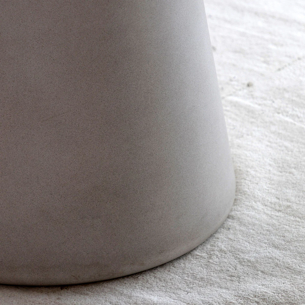 Gallery Direct Pedra Round Dining Table Linen 1524x1524x750mm - Image 3