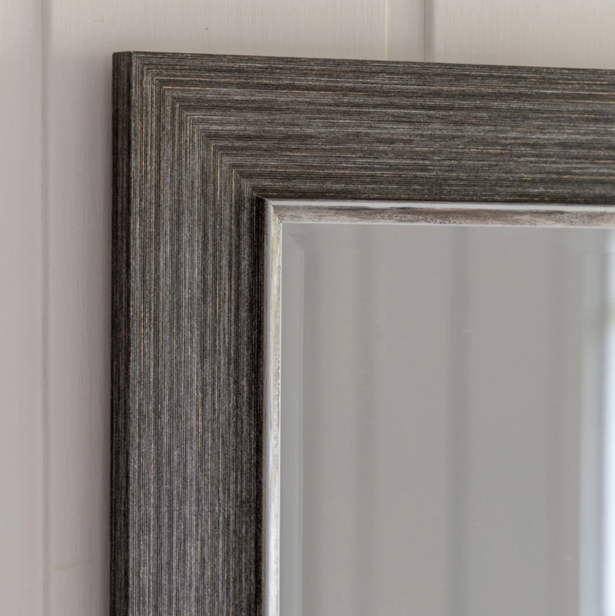 Gallery Direct Richmond Leaner Mirror Pewter 670x1670mm - Image 6