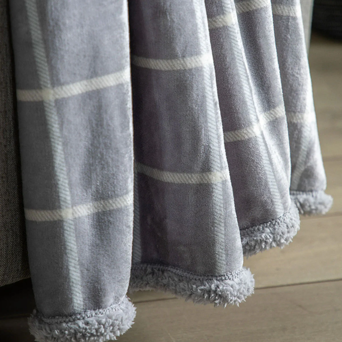 Gallery Direct Window Payne Sherpa Throw Grey - Image 4