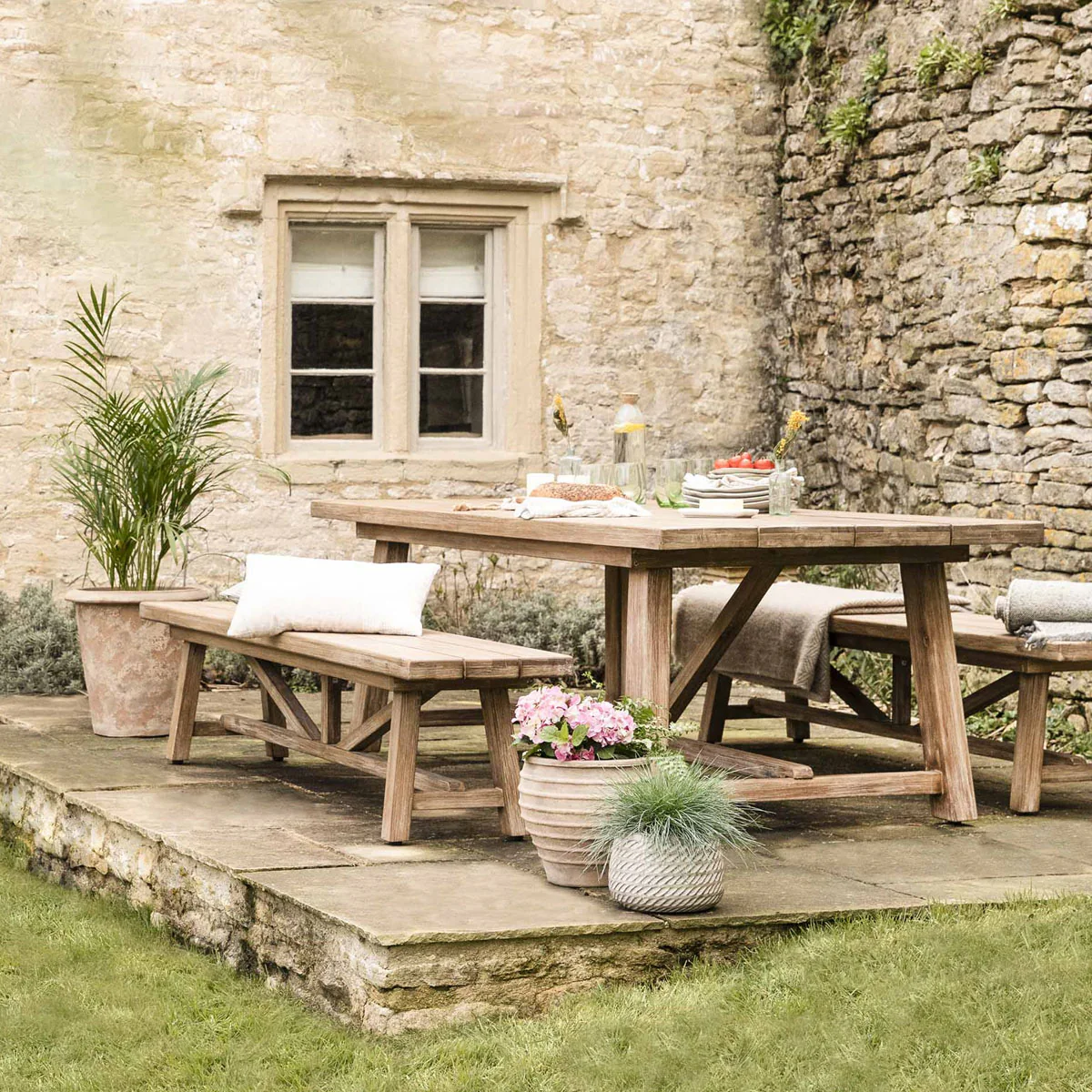 Garden Trading Chilford Solid Wood Table & Bench Set Large - Image 3