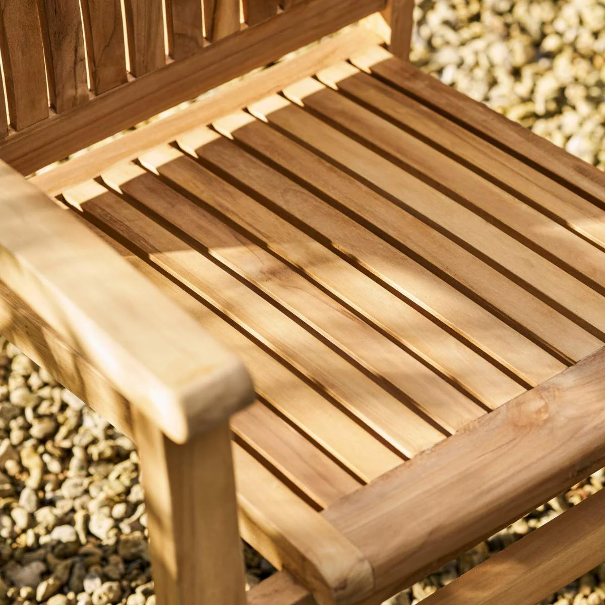 Garden Trading Churn Teak Round Table 100cm & 4 Henley Stacking Armchairs - Image 2