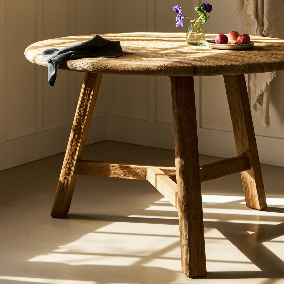 Garden Trading Hawthorne Round Dining Table Natural - Image 8