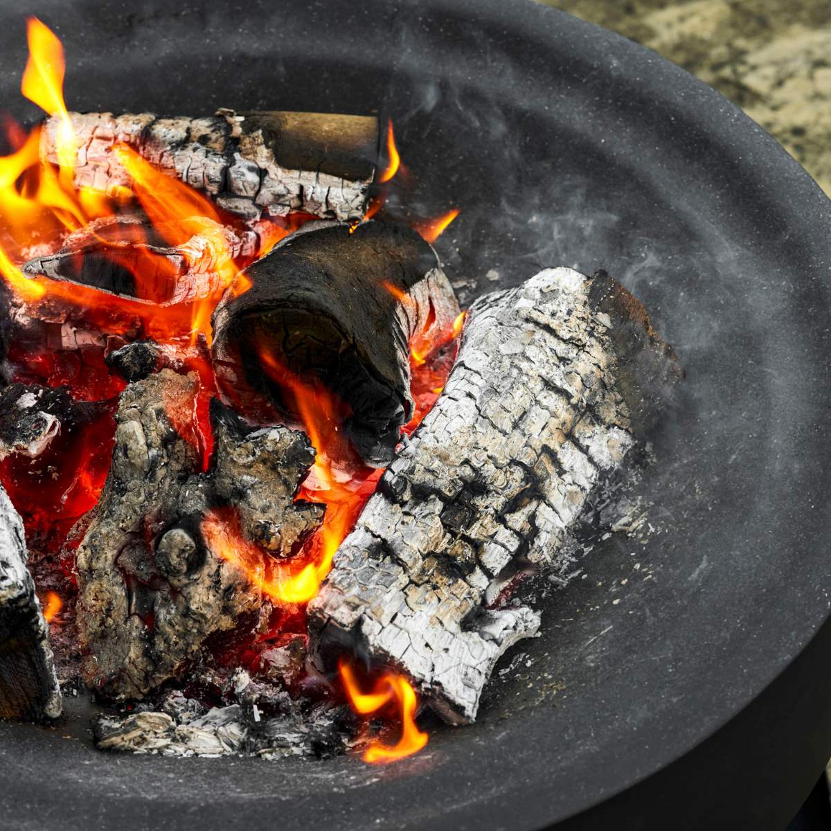 Garden Trading Sarsden Round Fire Pit & Log Store - Image 6