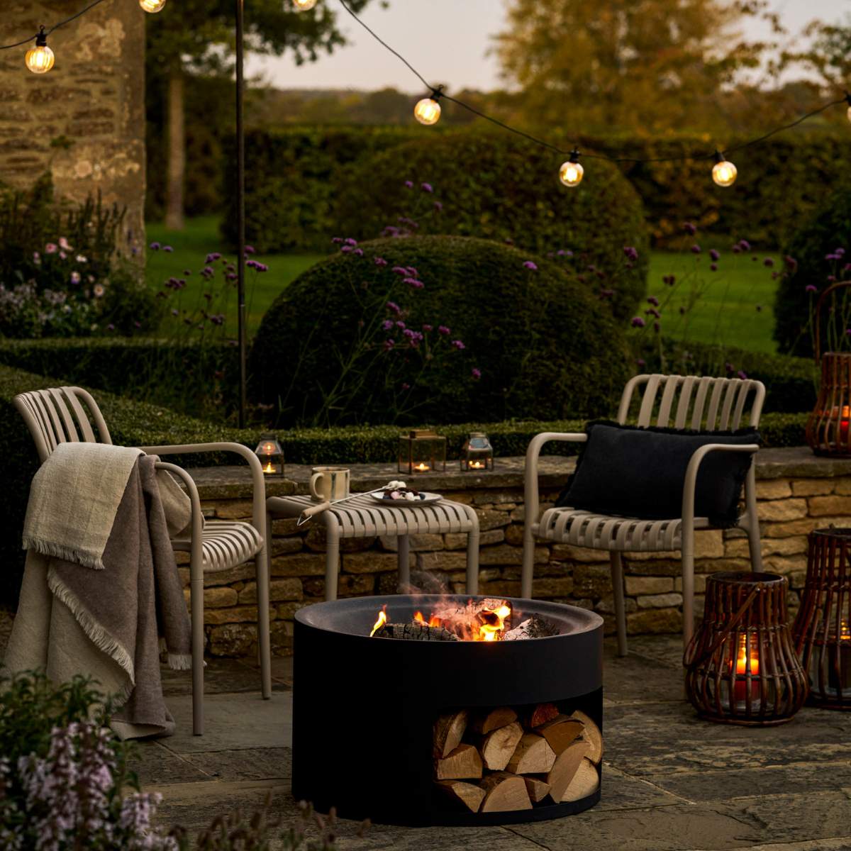 Garden Trading Sarsden Round Fire Pit & Log Store - Image 7