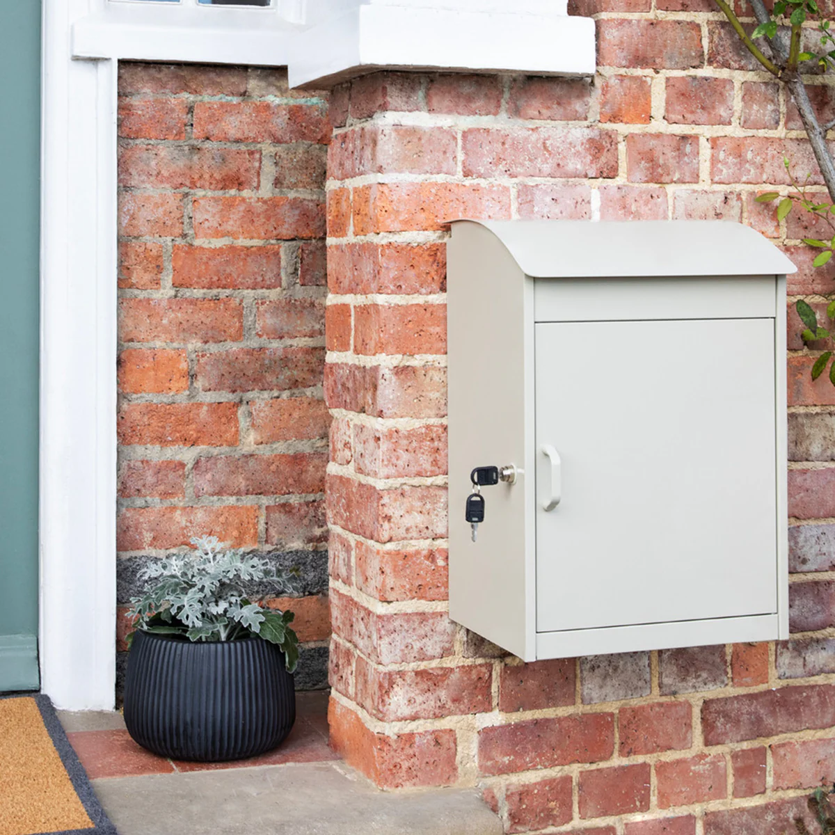 Garden Trading Stowe Parcel Box In Clay - Image 4