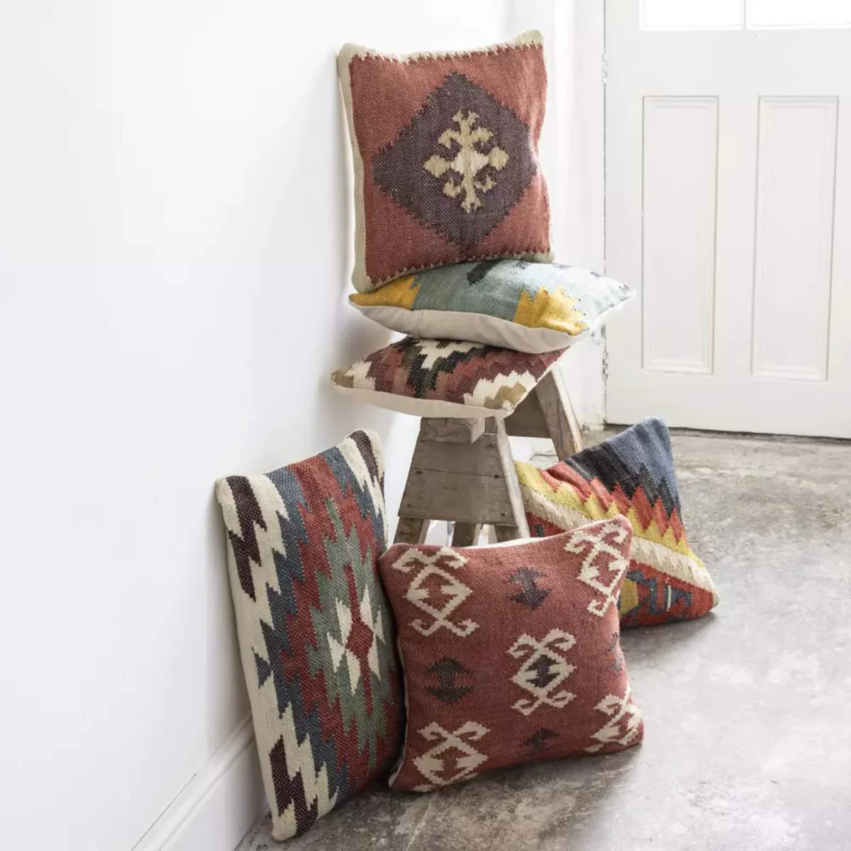 Grand Illusions Jute Cushion Vango - Image 6