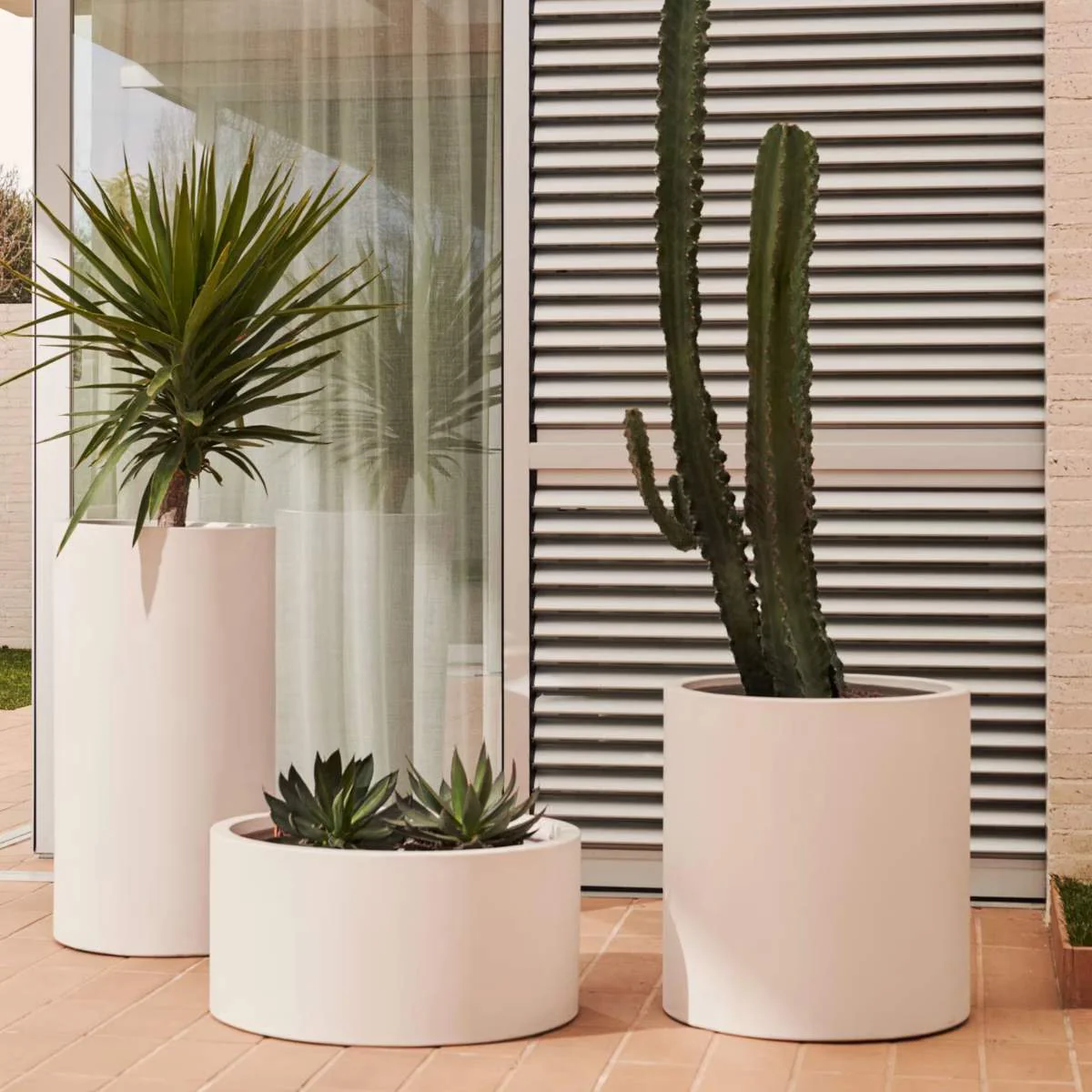 Kave Home Aiguablava brown cement planter Ø 52cm - Image 23