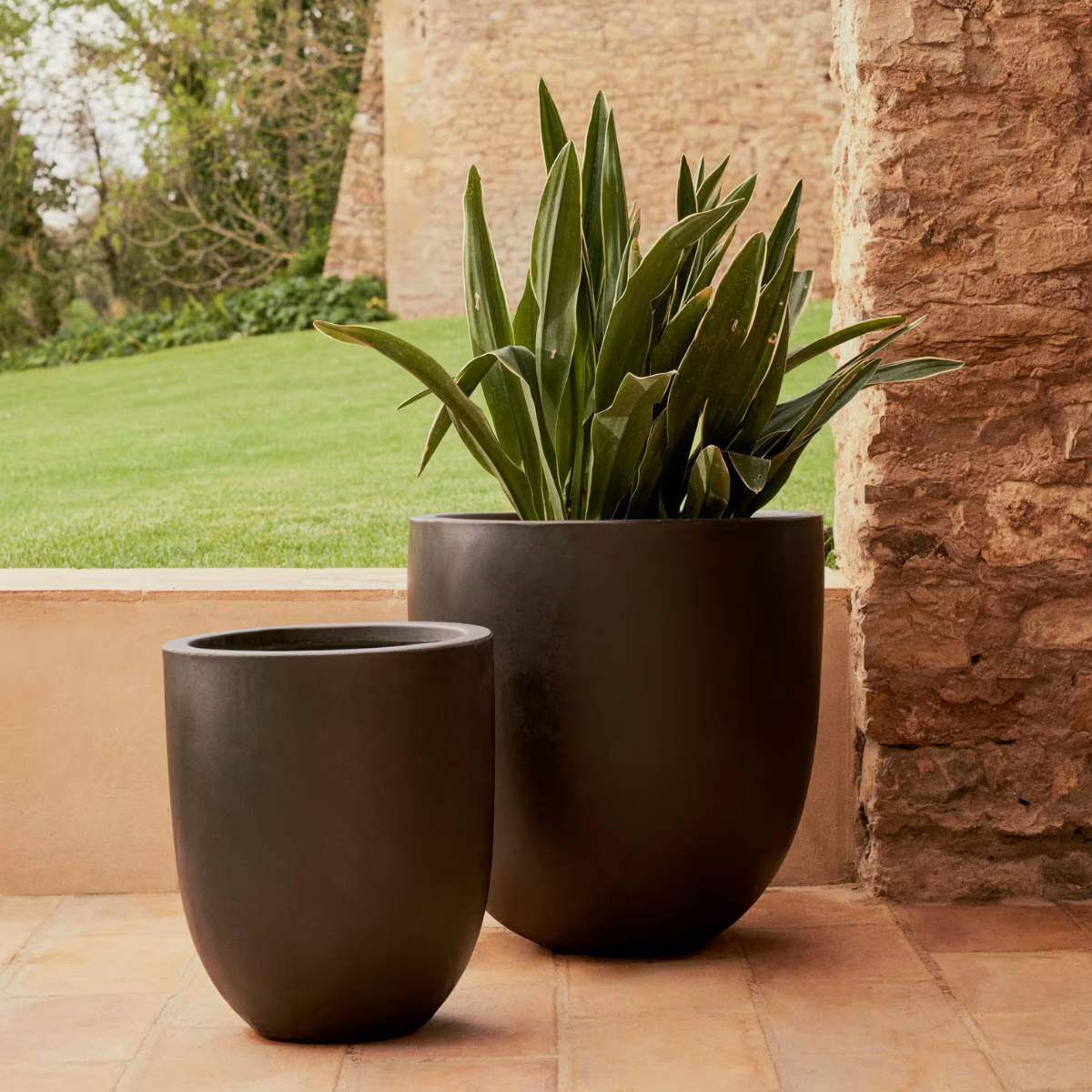 Kave Home Aiguablava plant pot in white cement, Ø 39 cm - Image 7