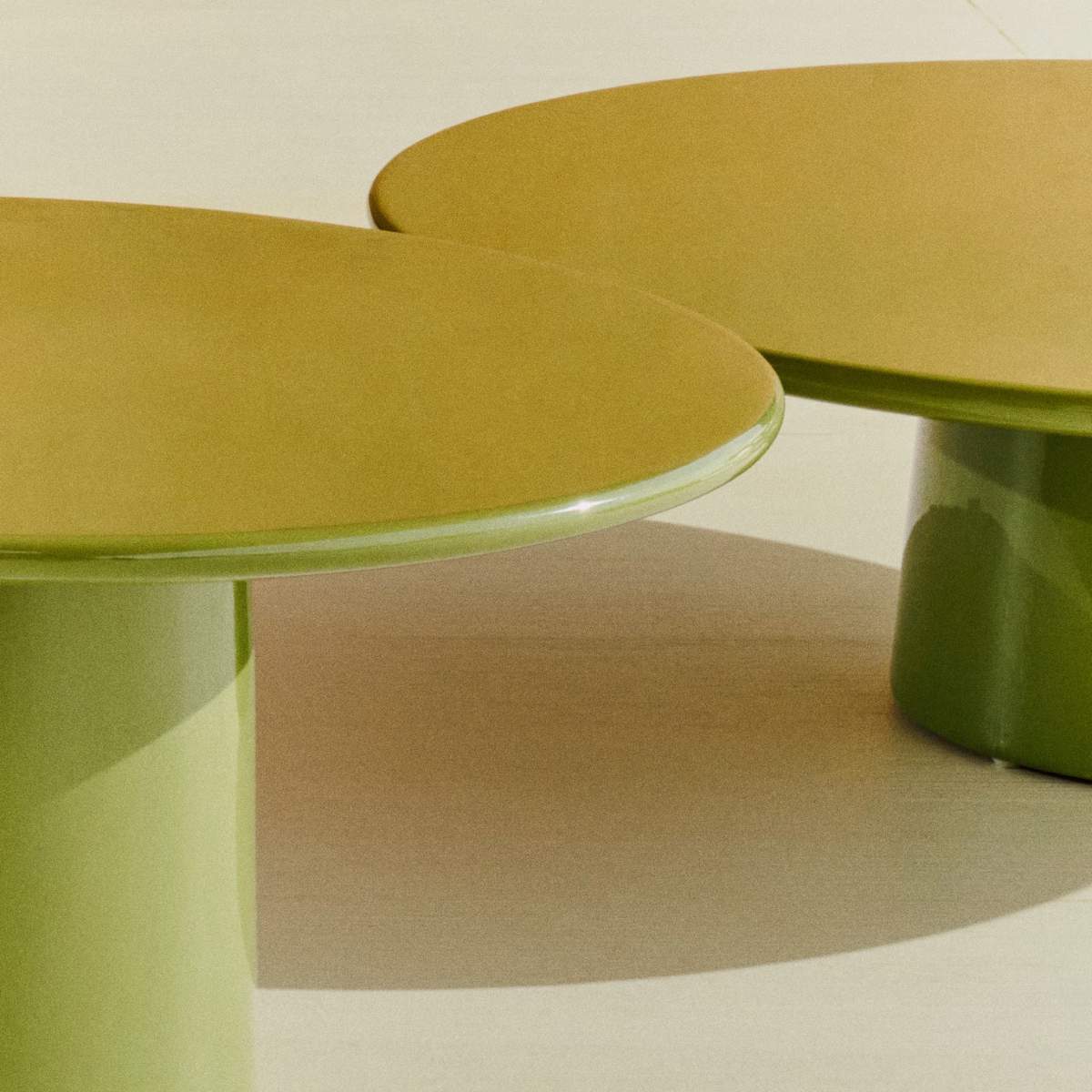 Kave Home Albanella coffee table in cement with glossy green finish Ø85cm - Image 10