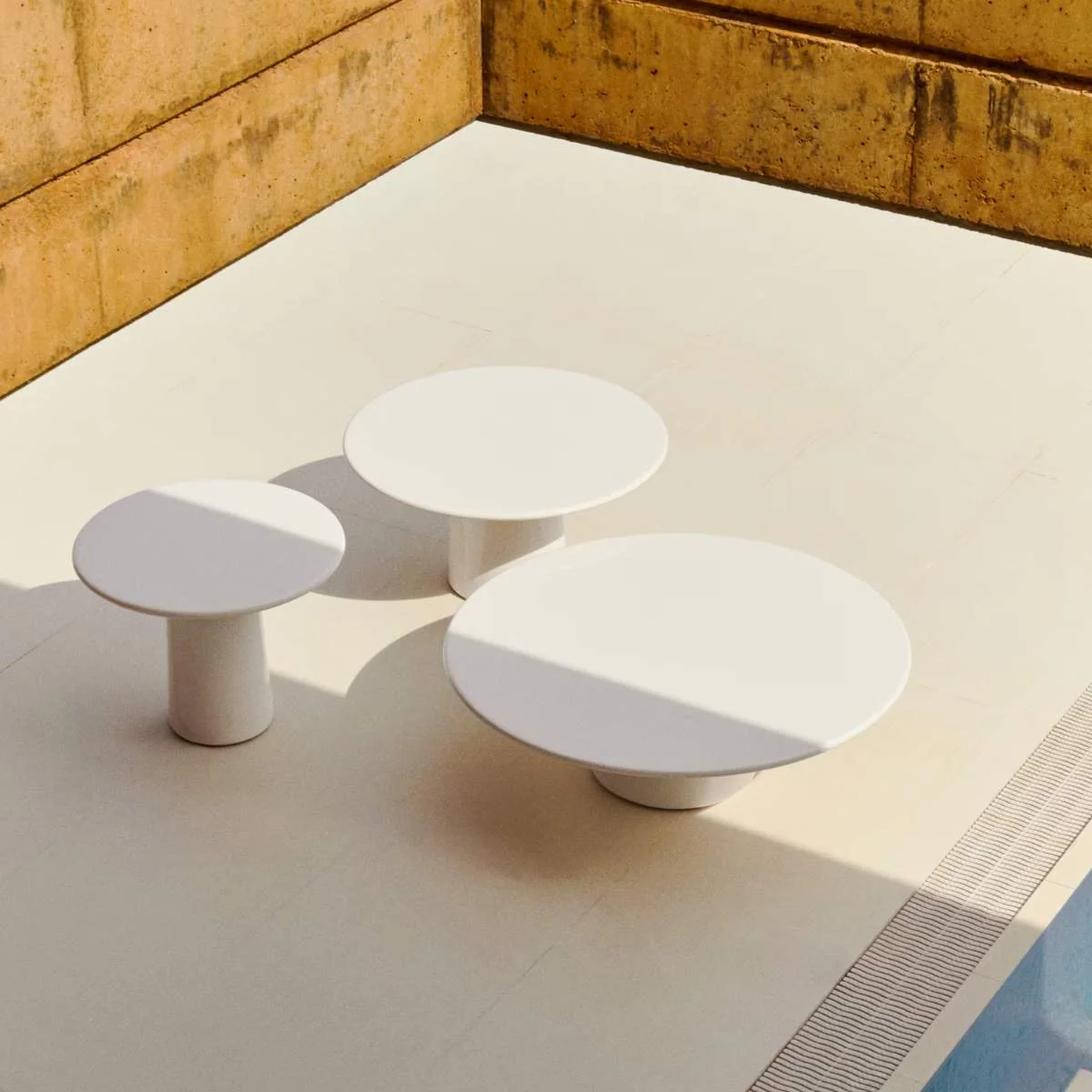 Kave Home Albanella coffee table in cement with glossy green finish Ø85cm - Image 14